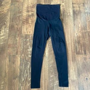 Maternity leggings size small